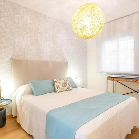 Stylish And Bright Apartment Malaga